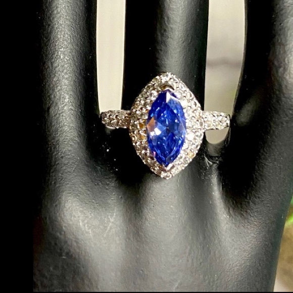 Quick Sale 💥.925 Silver Sim Tanzanite & Diamond Ring - Picture 7 of 10